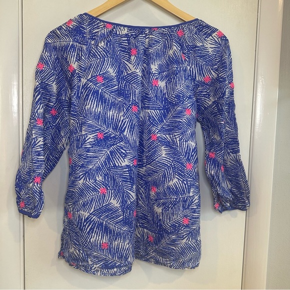 Vineyard Vines Palm Print Tunic Silk Blouse. Size: Small. - Picture 4 of 5